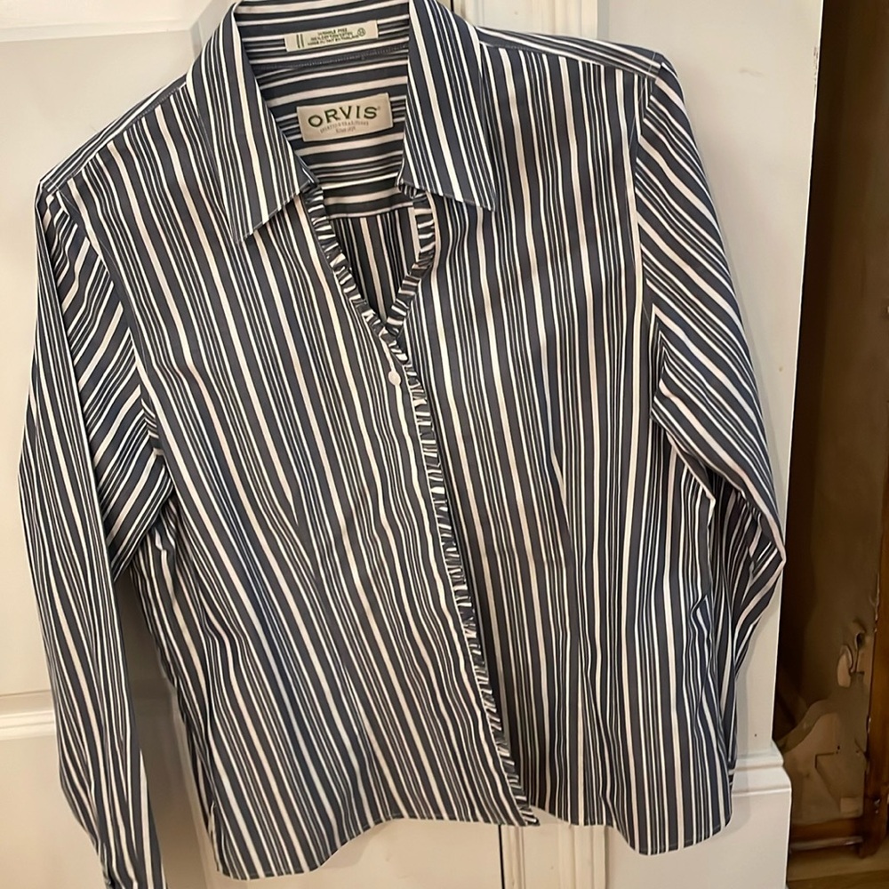 Ladies’ 100% cotton, Orvis blouse, with ruffle, trim, long sleeves, Size 14